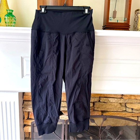 Lululemon black lightweight Flux joggers size 6 - Picture 3 of 6